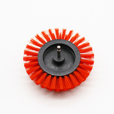 Brosse de nettoyage pour carrelage de salle de bain rouge