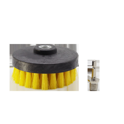 Pour le nettoyage des voitures, une brosse à laver en nylon jaune